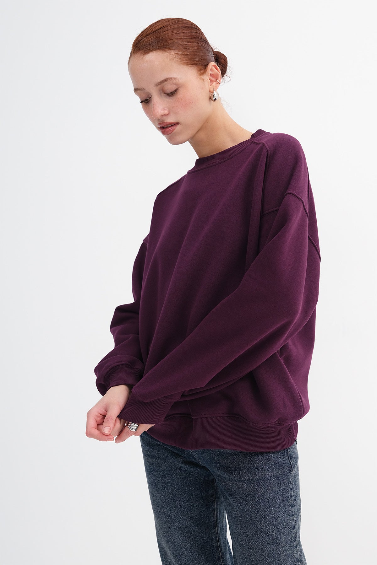 Damson_Round-Neck-Basic-Sweatshirt-addax