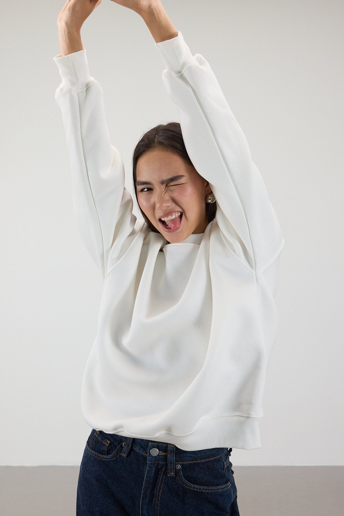 Ecru_Round-Neck-Basic-Sweatshirt-addax