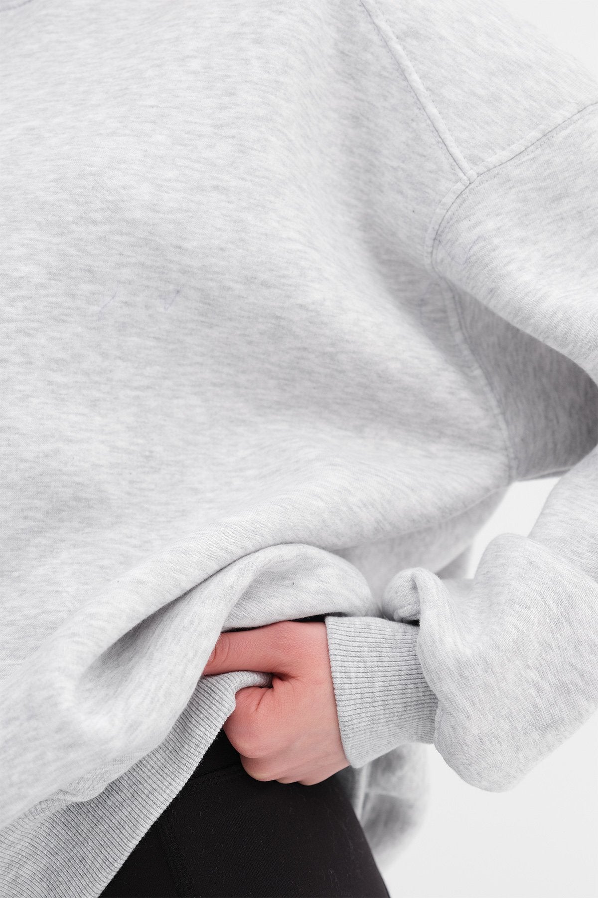 Snow-Melange_Round-Neck-Basic-Sweatshirt-addax