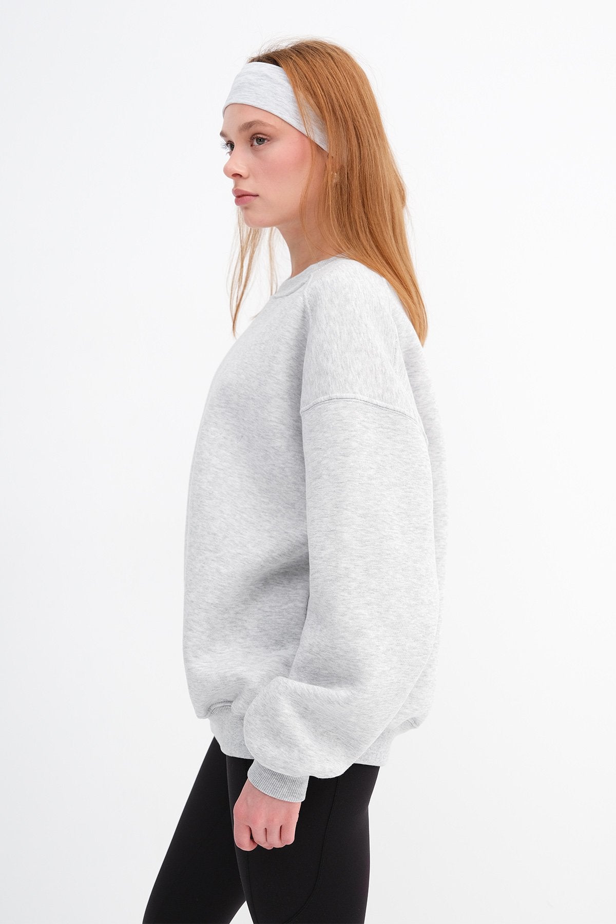 Snow-Melange_Round-Neck-Basic-Sweatshirt-addax