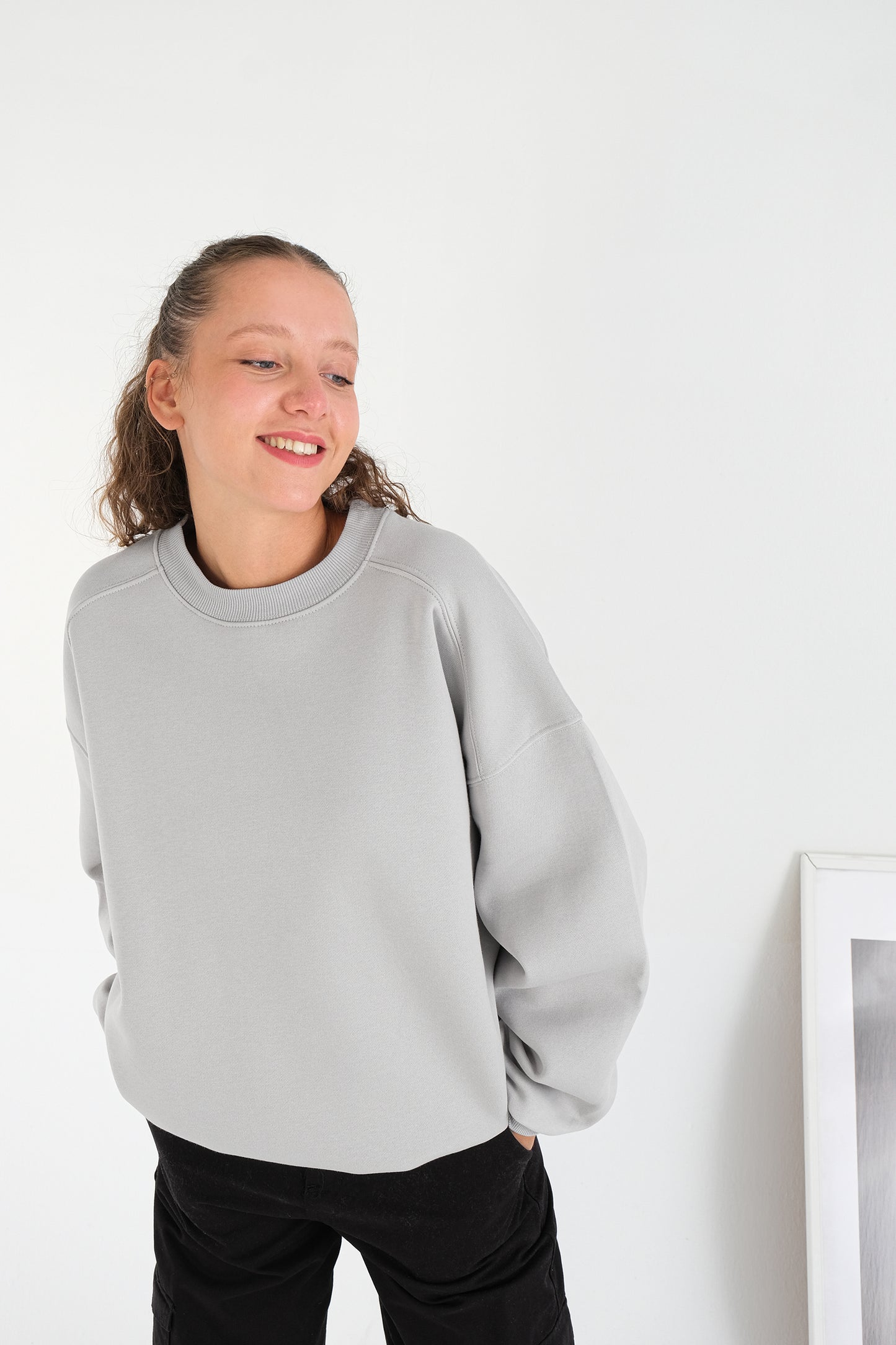 New-Grey_Round-Neck-Basic-Sweatshirt-addax