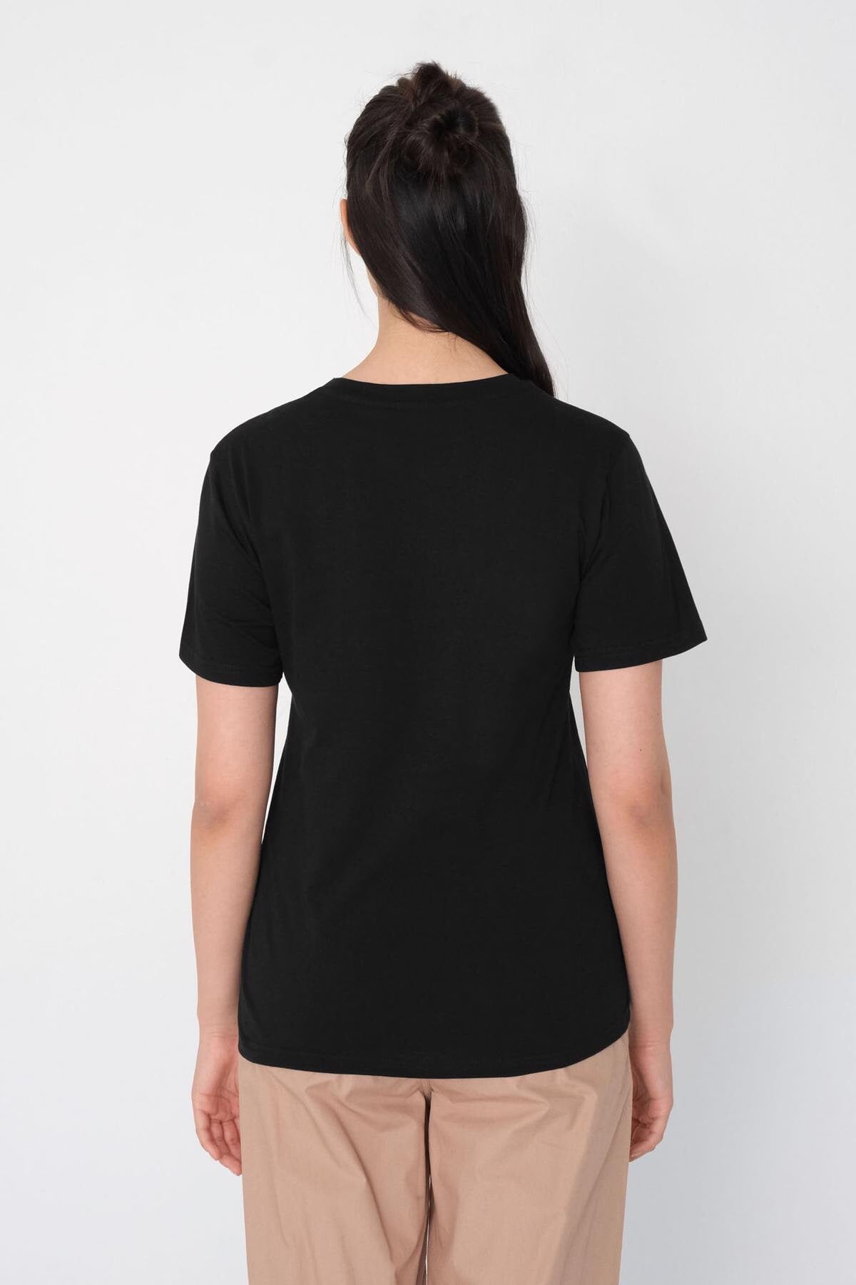 Black_Basic-T-shirt-With-Round-Neck-addax