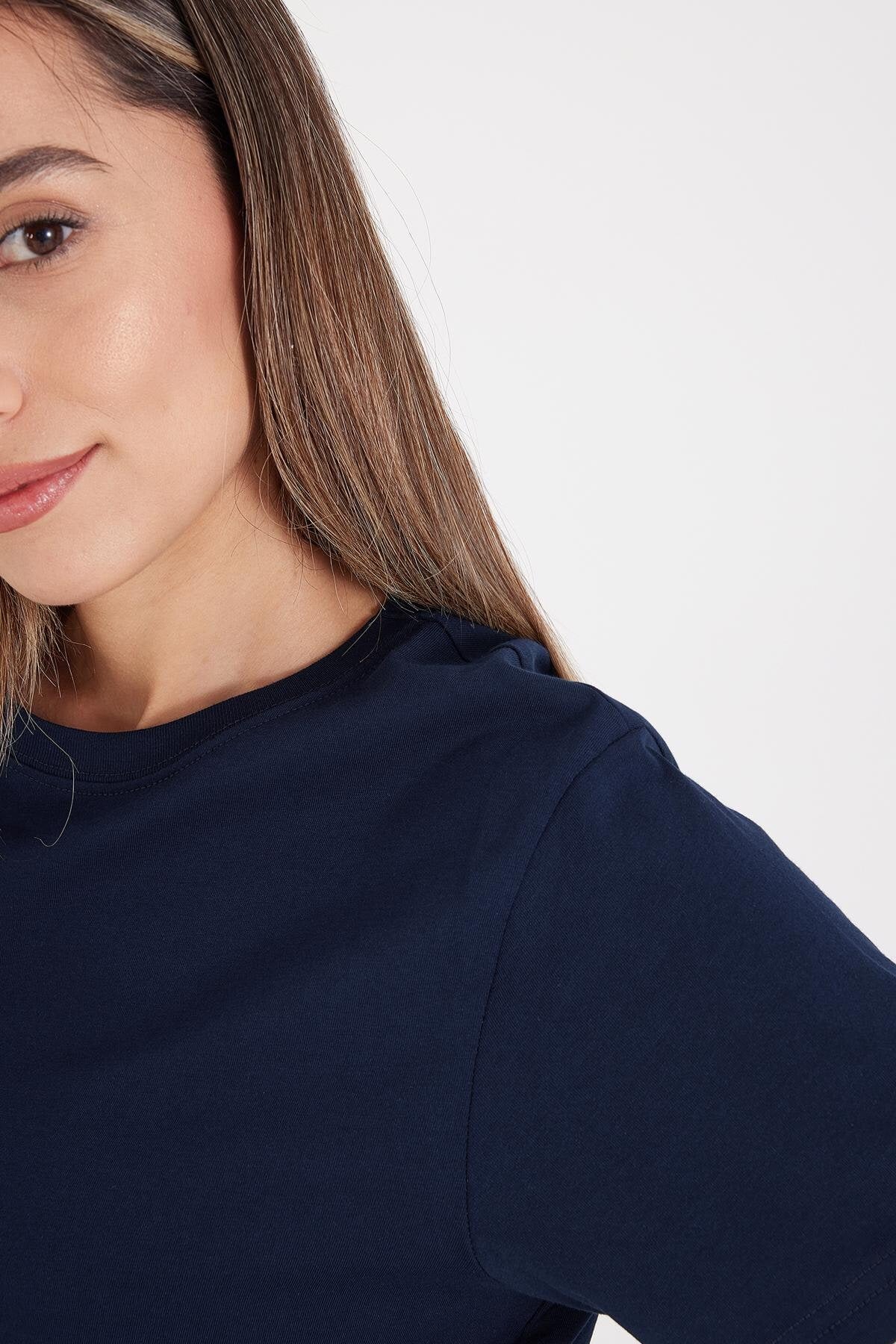 Night-Blue_Basic-T-shirt-With-Round-Neck-addax