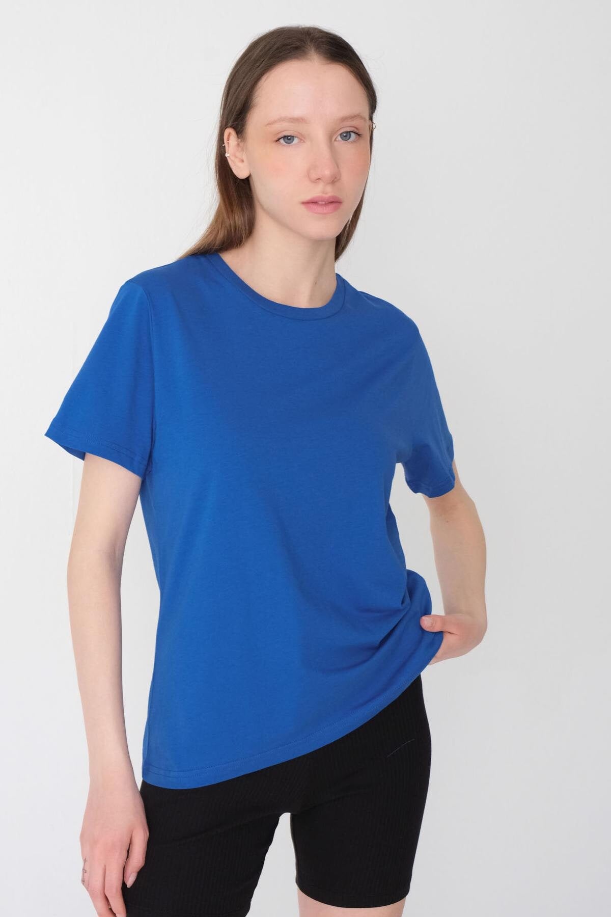 Sky-Blue_Basic-T-shirt-With-Round-Neck-addax