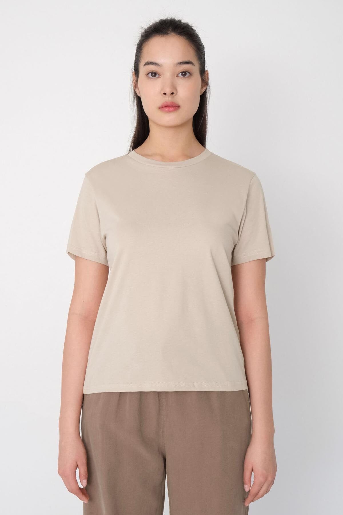 Annual_Basic-T-shirt-With-Round-Neck-addax