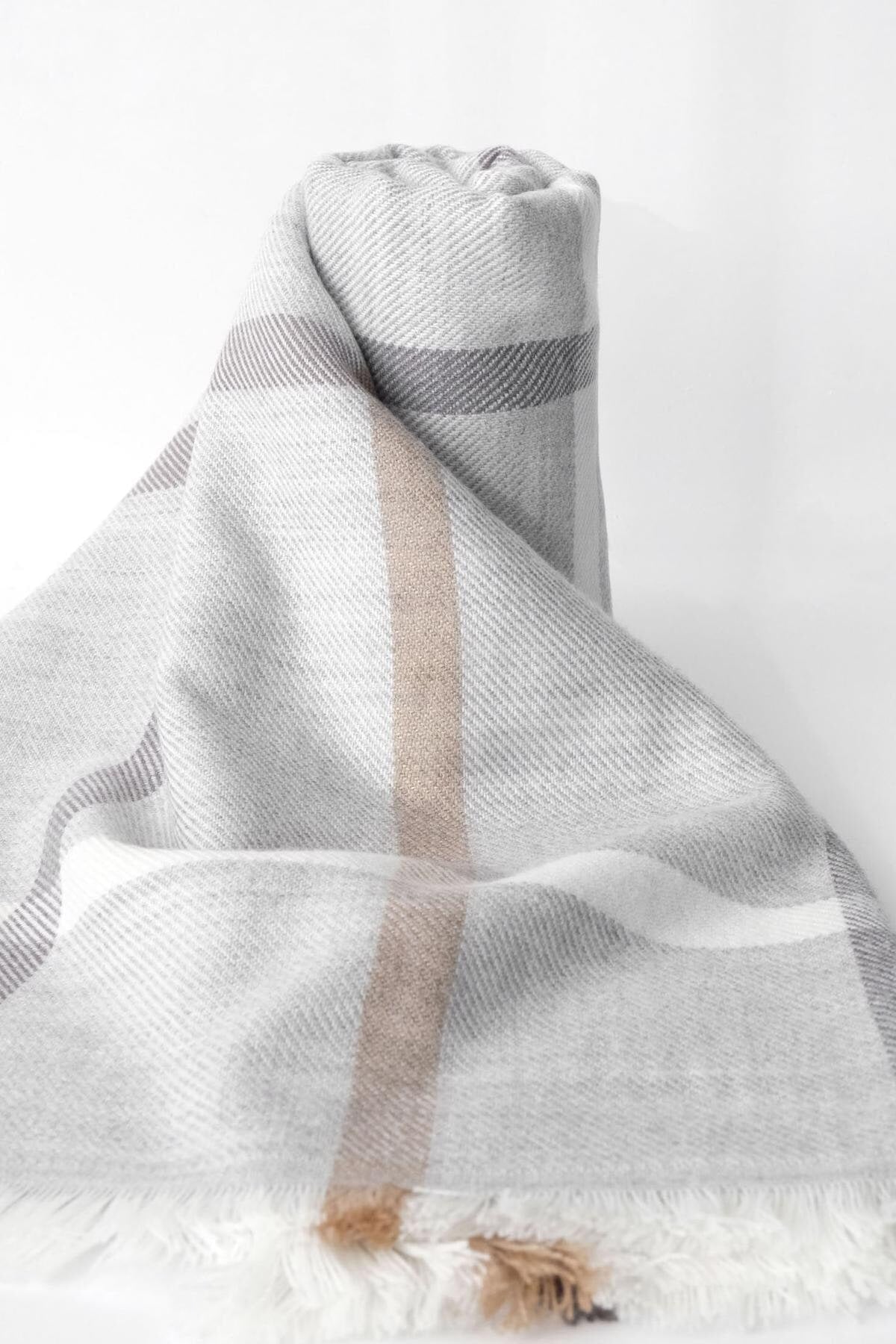 Grey_Reversible-Scarf-addax