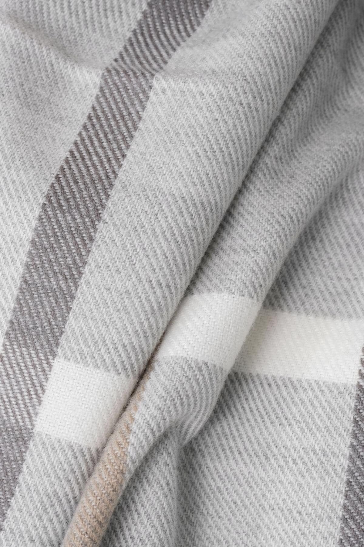 Grey_Reversible-Scarf-addax