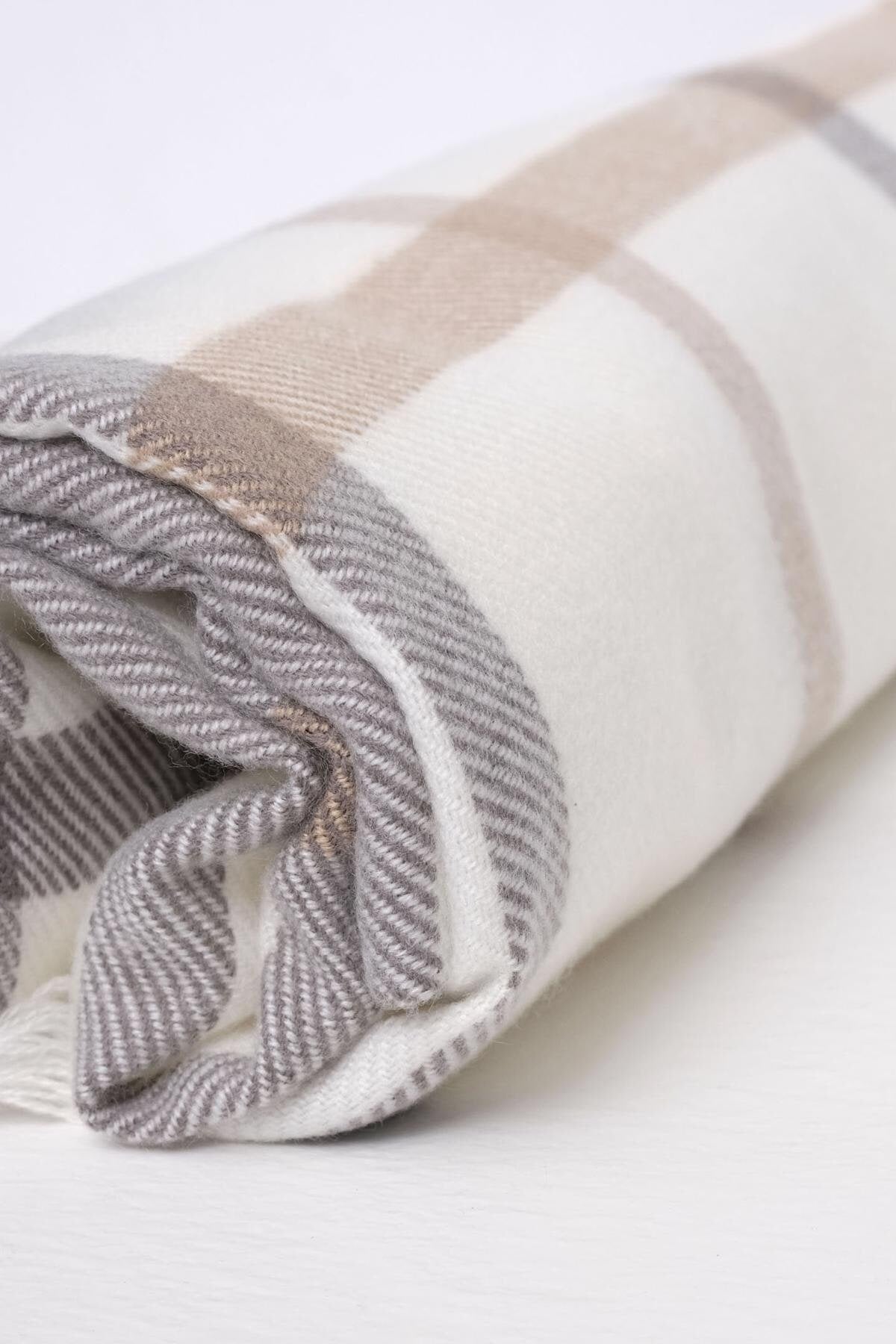 Ecru_Reversible-Scarf-addax