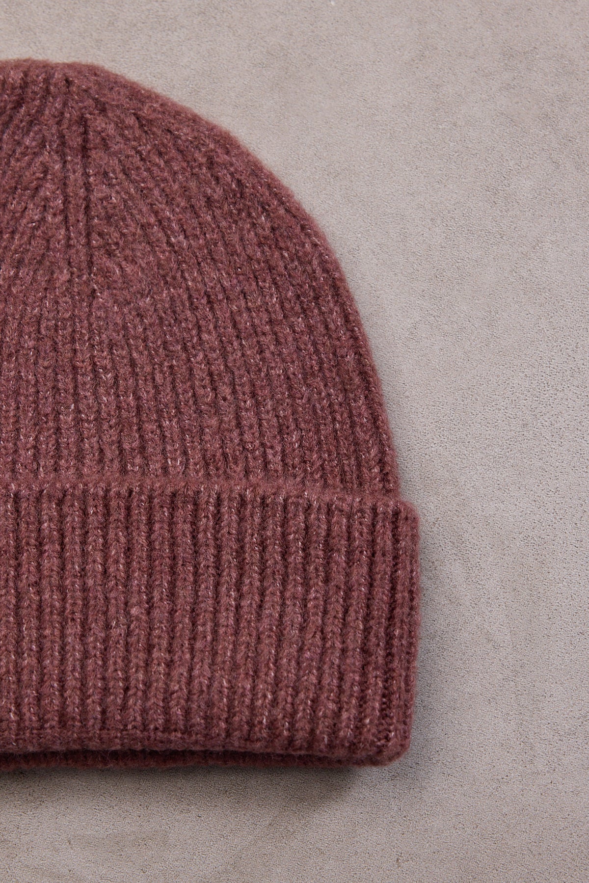 Latte-Rose_Beanie-addax