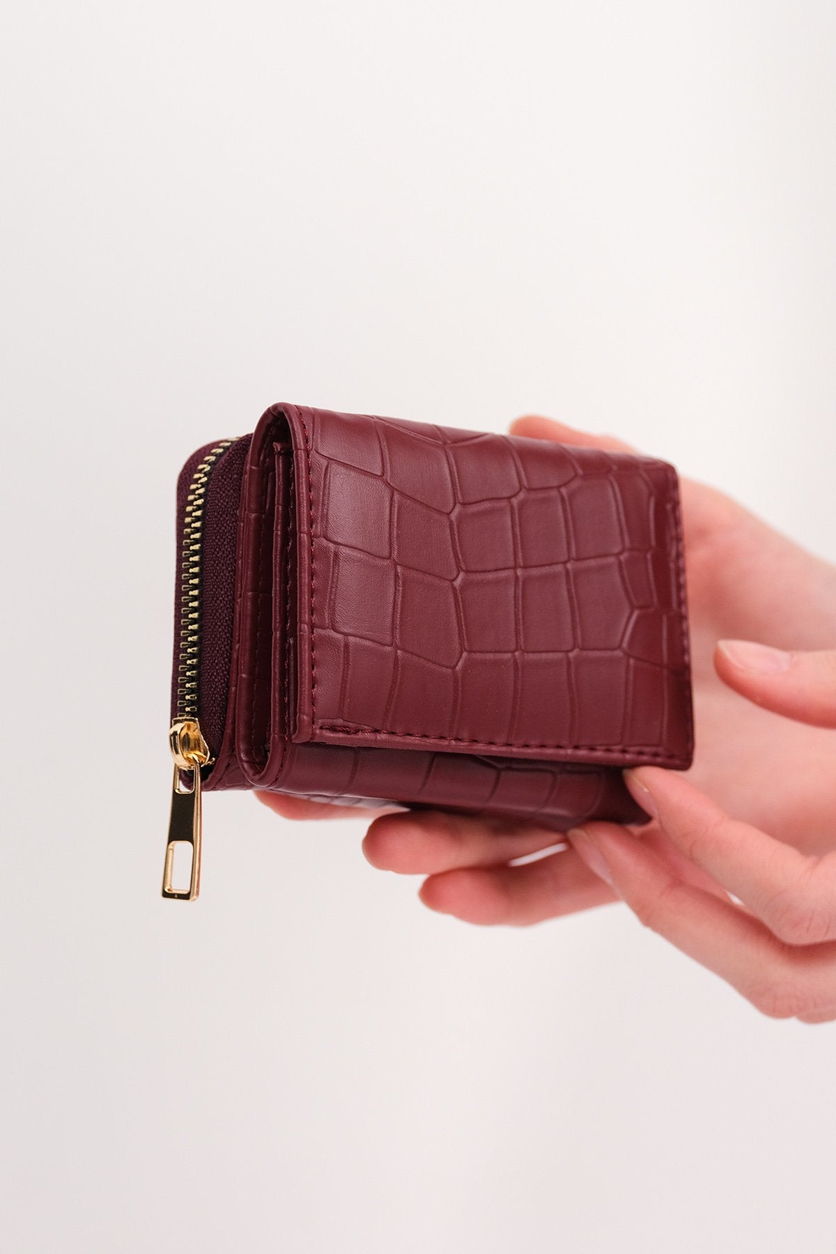 Burgundy_Wallet-addax
