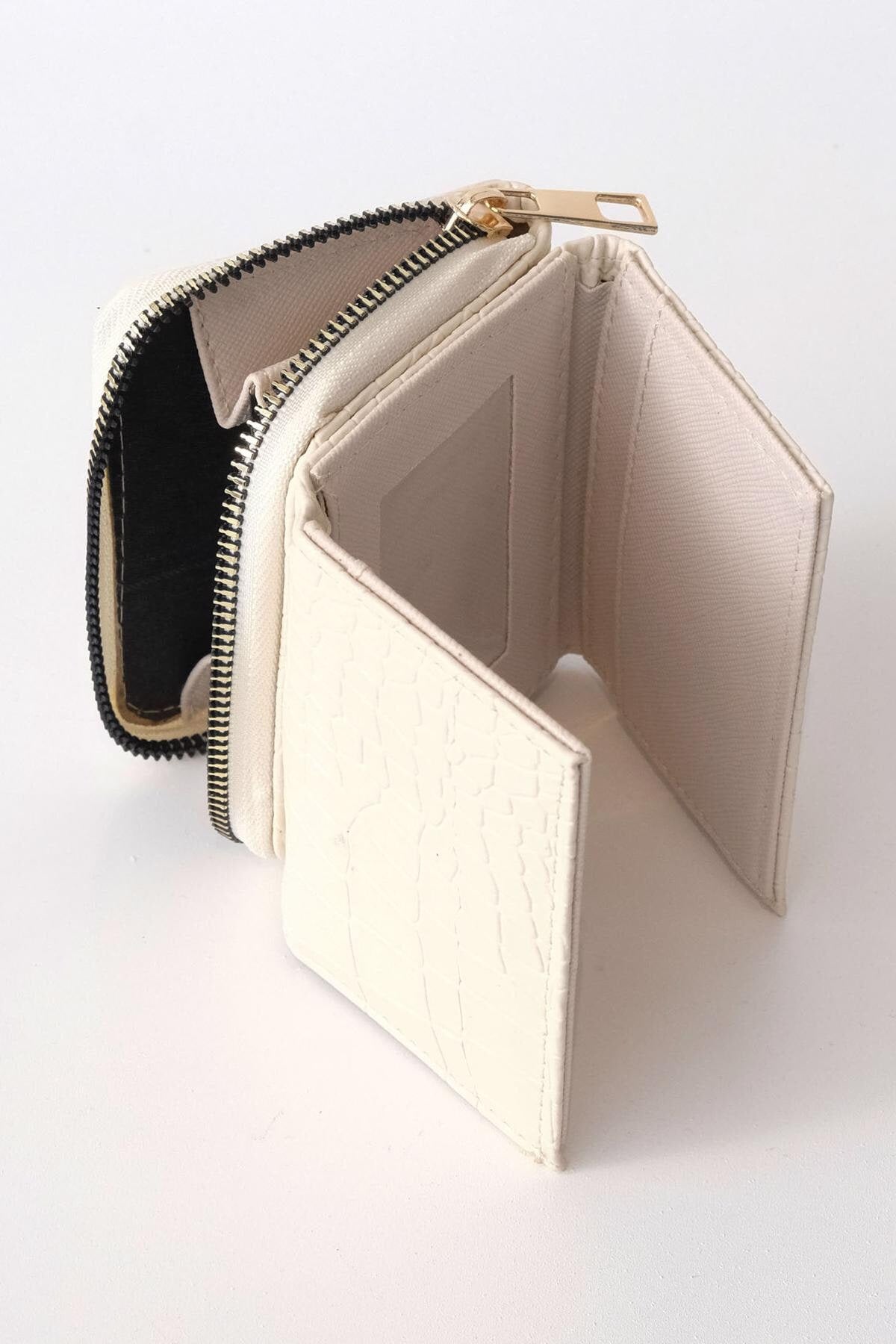 Beige_Wallet-addax