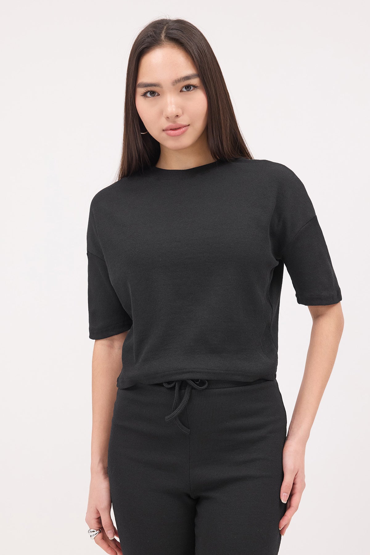 Black_Short-Sleeve-Top-Bottom-Set-addax