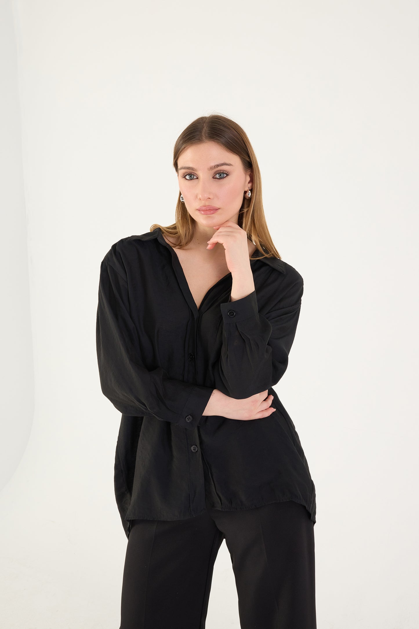 Black_Oversize-Shirt-With-Pocket-Detail-addax
