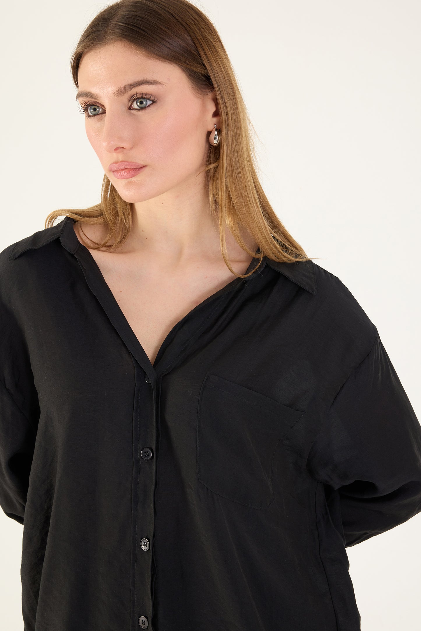 Black_Oversize-Shirt-With-Pocket-Detail-addax