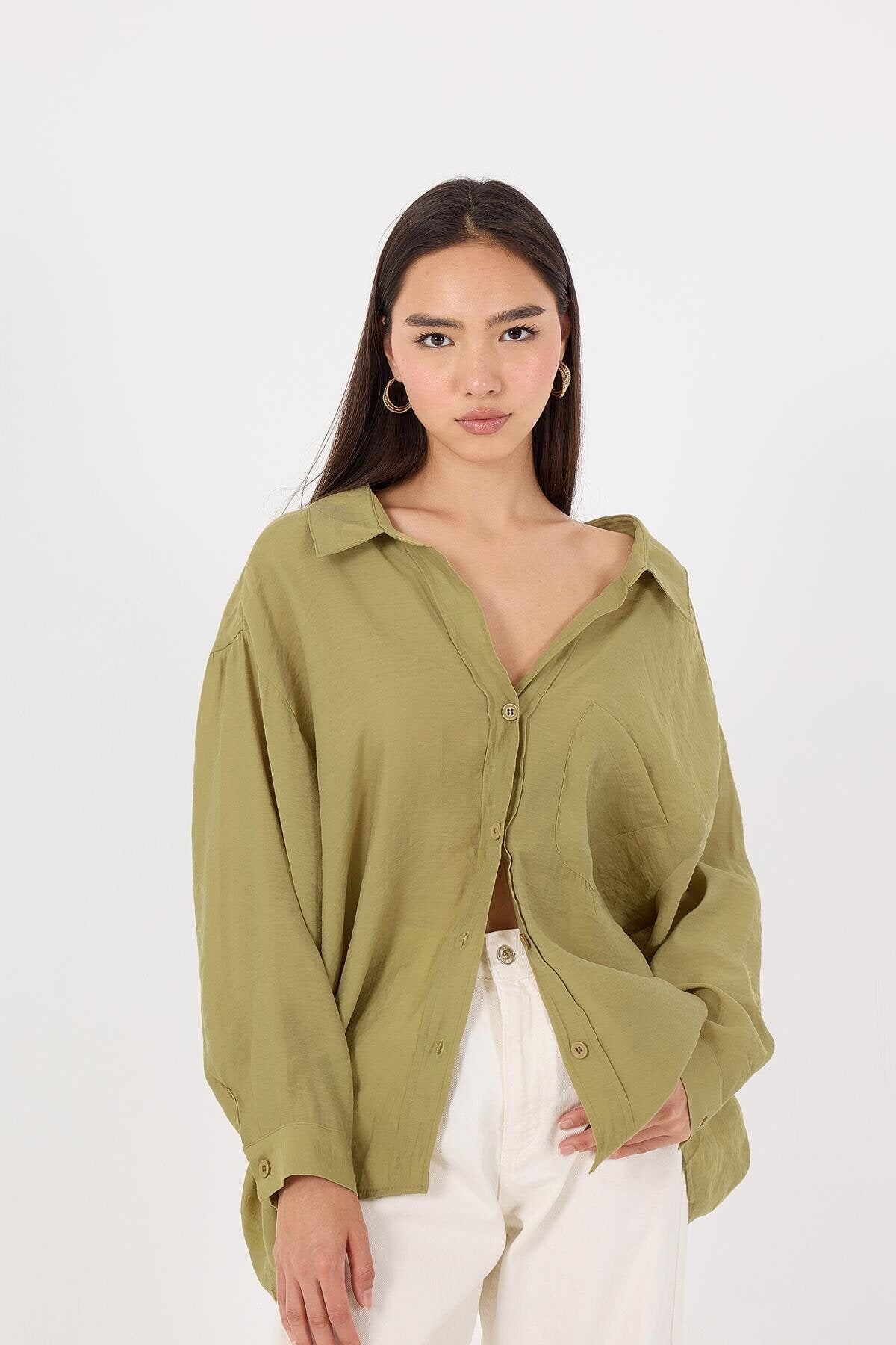 Oil-Green_Oversize-Shirt-With-Pocket-Detail-addax