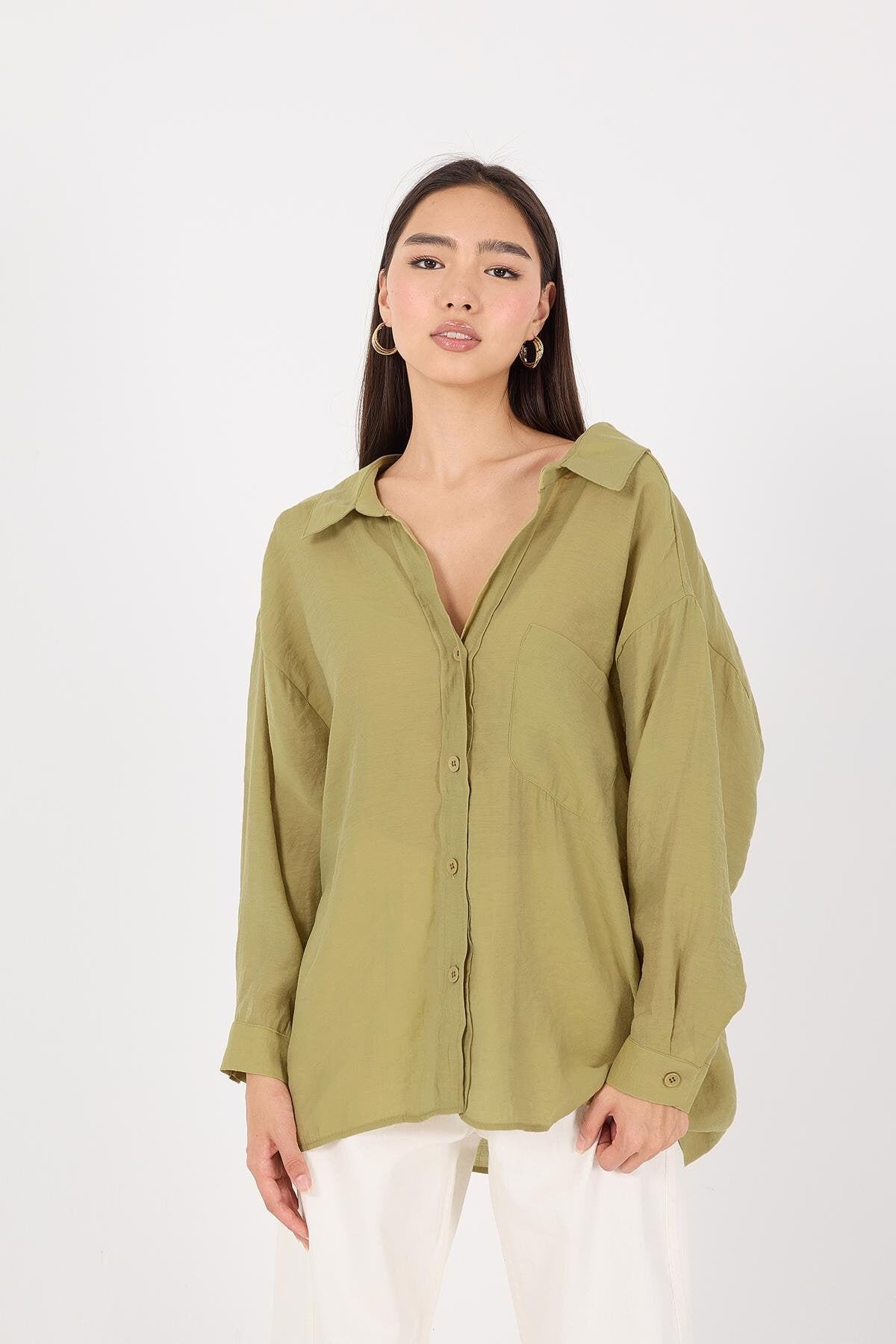 Oil-Green_Oversize-Shirt-With-Pocket-Detail-addax