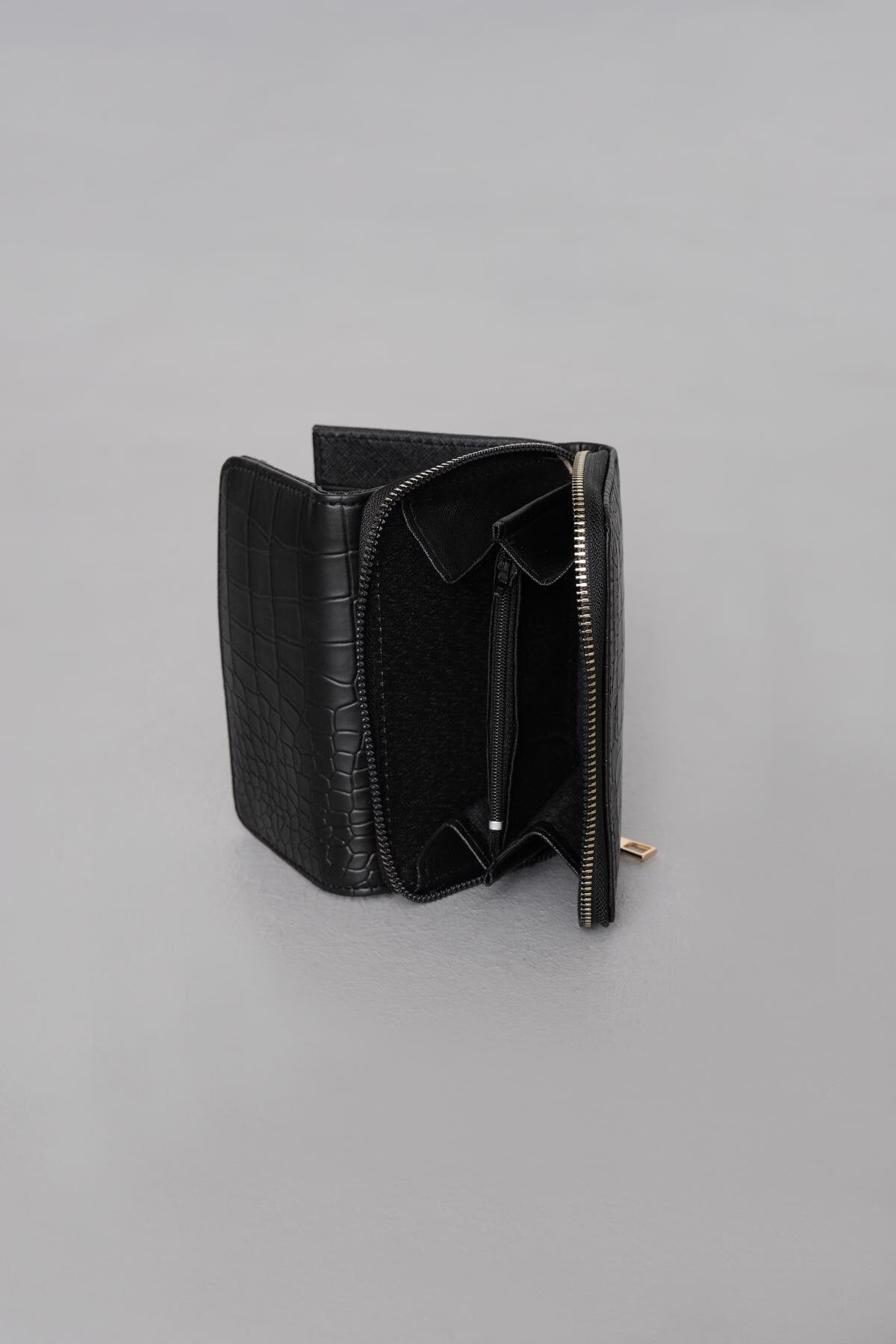 Black_Mock-Croc-Wallet-addax