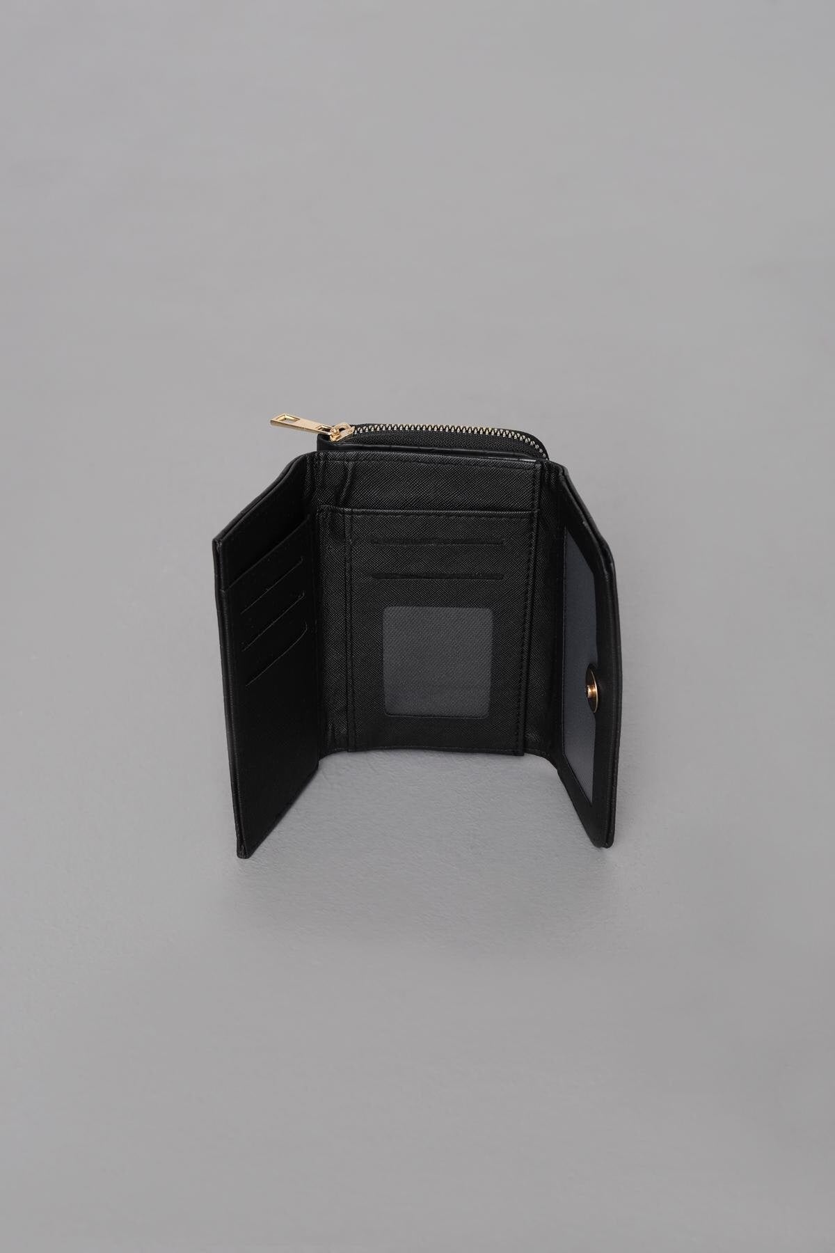 Black_Mock-Croc-Wallet-addax