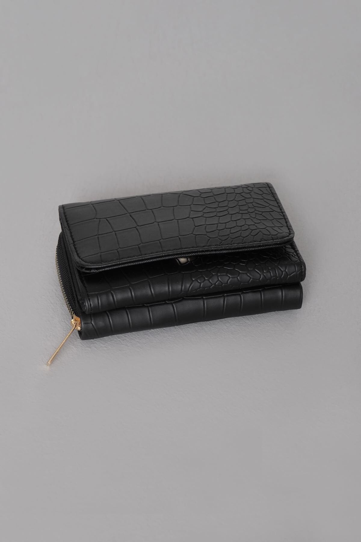 Black_Mock-Croc-Wallet-addax