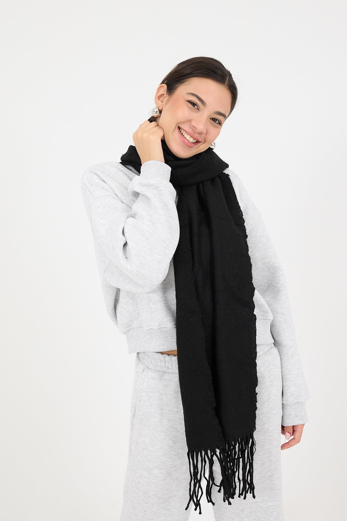 Black_Basic-Shawl-addax