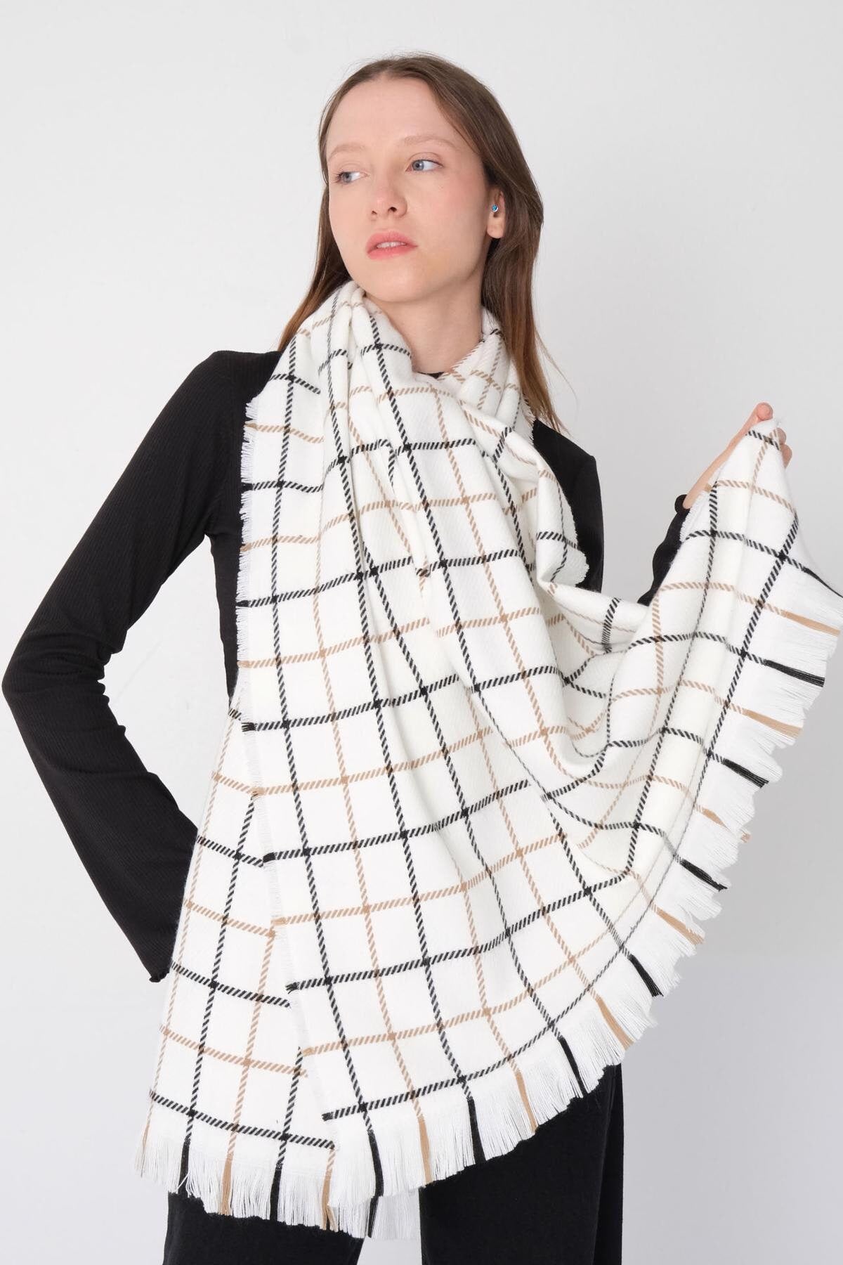 Ecru_Square-Patterned-Shawl-addax