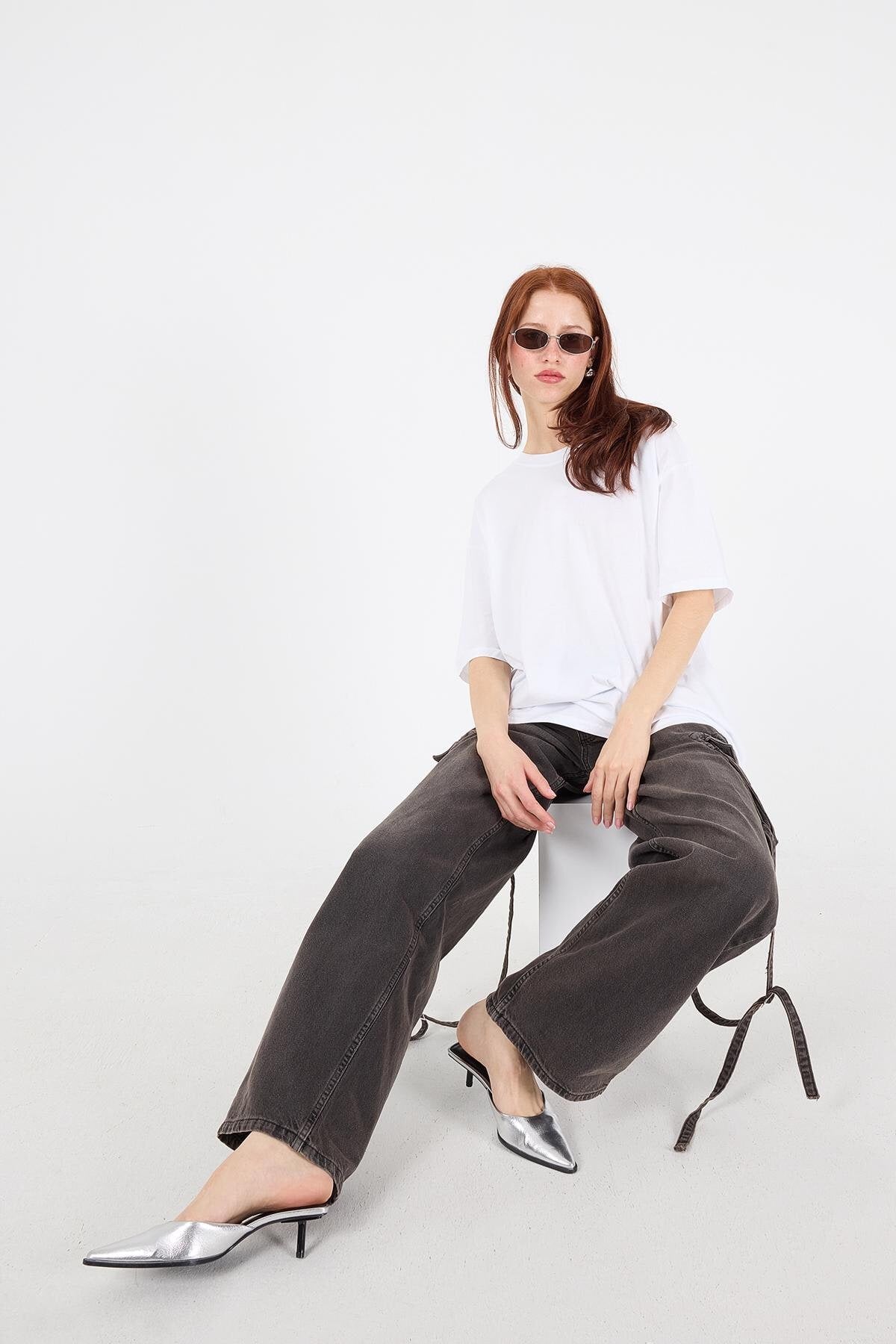 White_Basic-T-shirt-With-Round-Neck-addax