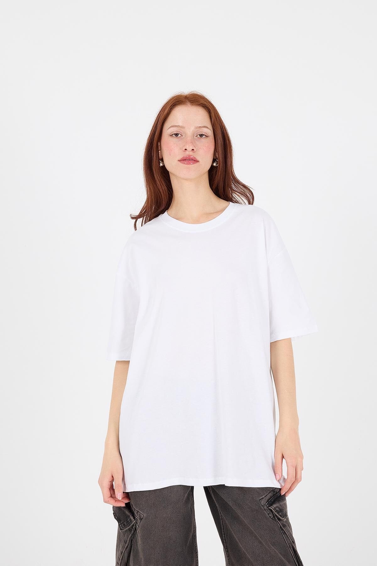 White_Basic-T-shirt-With-Round-Neck-addax