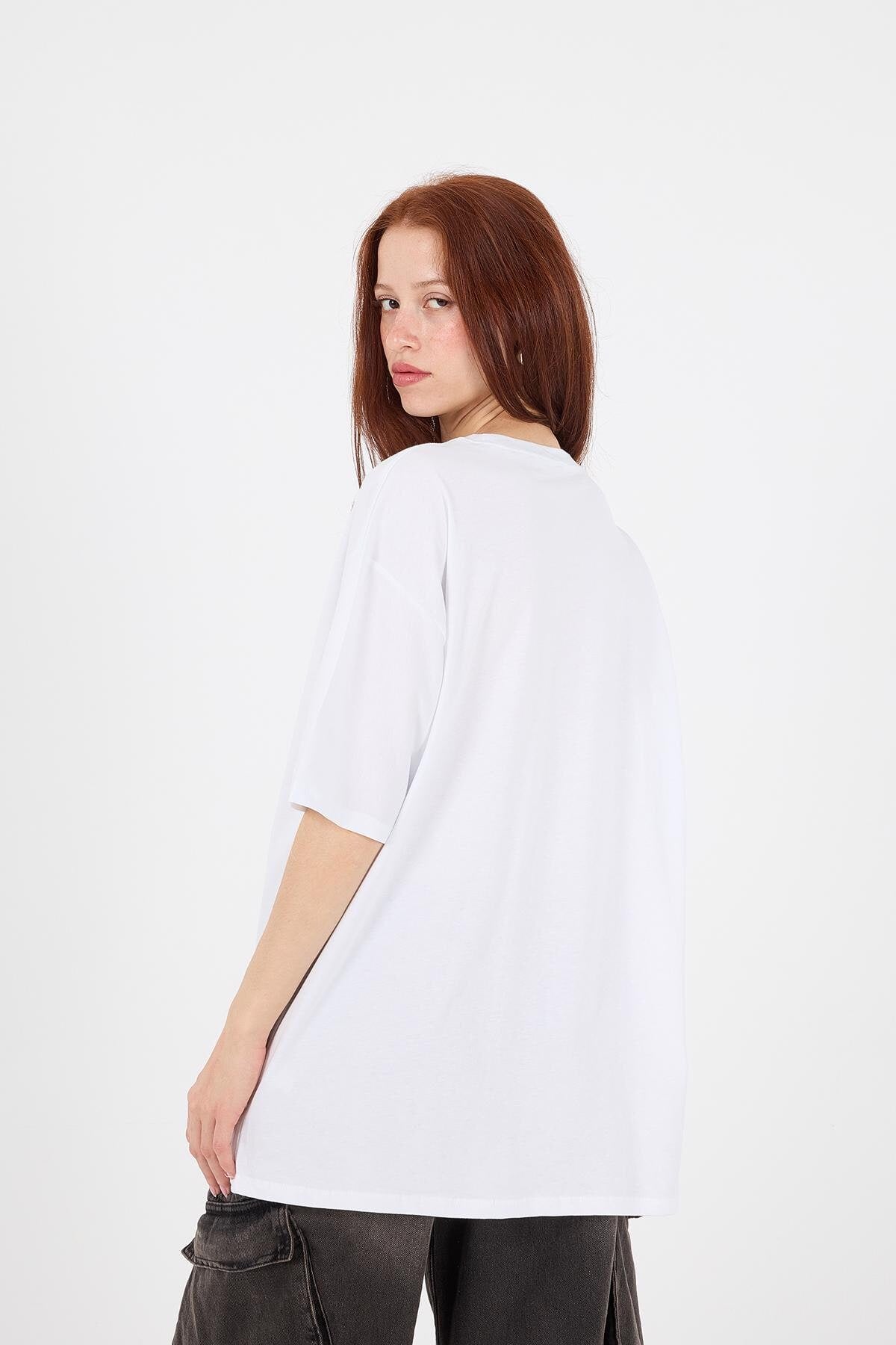 White_Basic-T-shirt-With-Round-Neck-addax