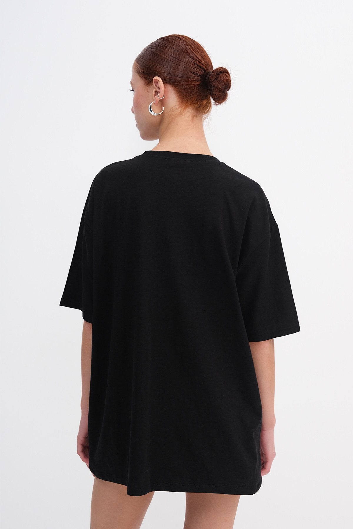 Black_Basic-T-shirt-With-Round-Neck-addax