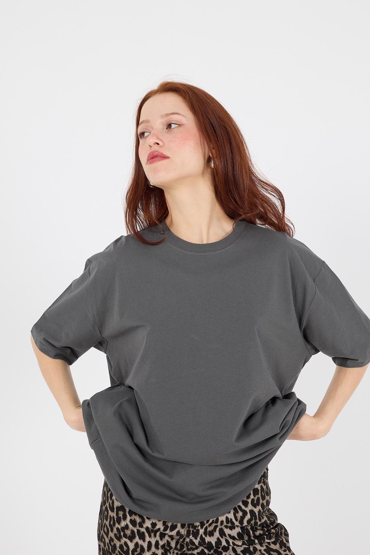 Lead-Grey_Basic-T-shirt-With-Round-Neck-addax