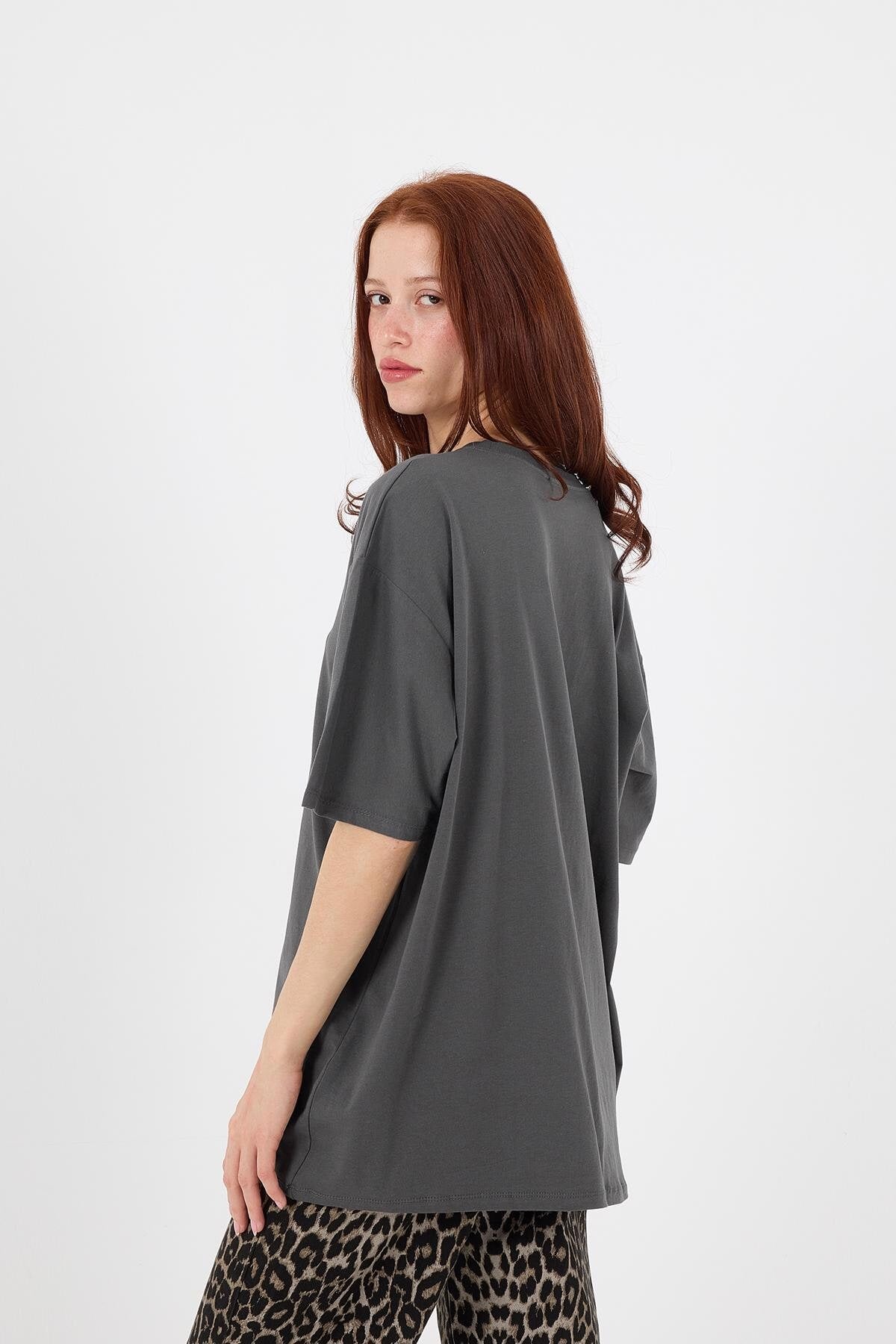 Lead-Grey_Basic-T-shirt-With-Round-Neck-addax