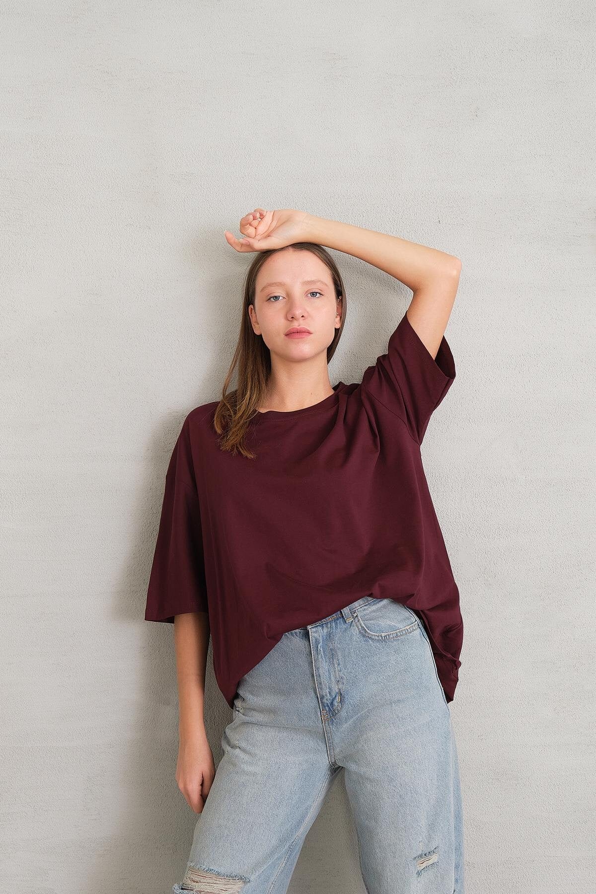 Cherry_Basic-T-shirt-With-Round-Neck-addax