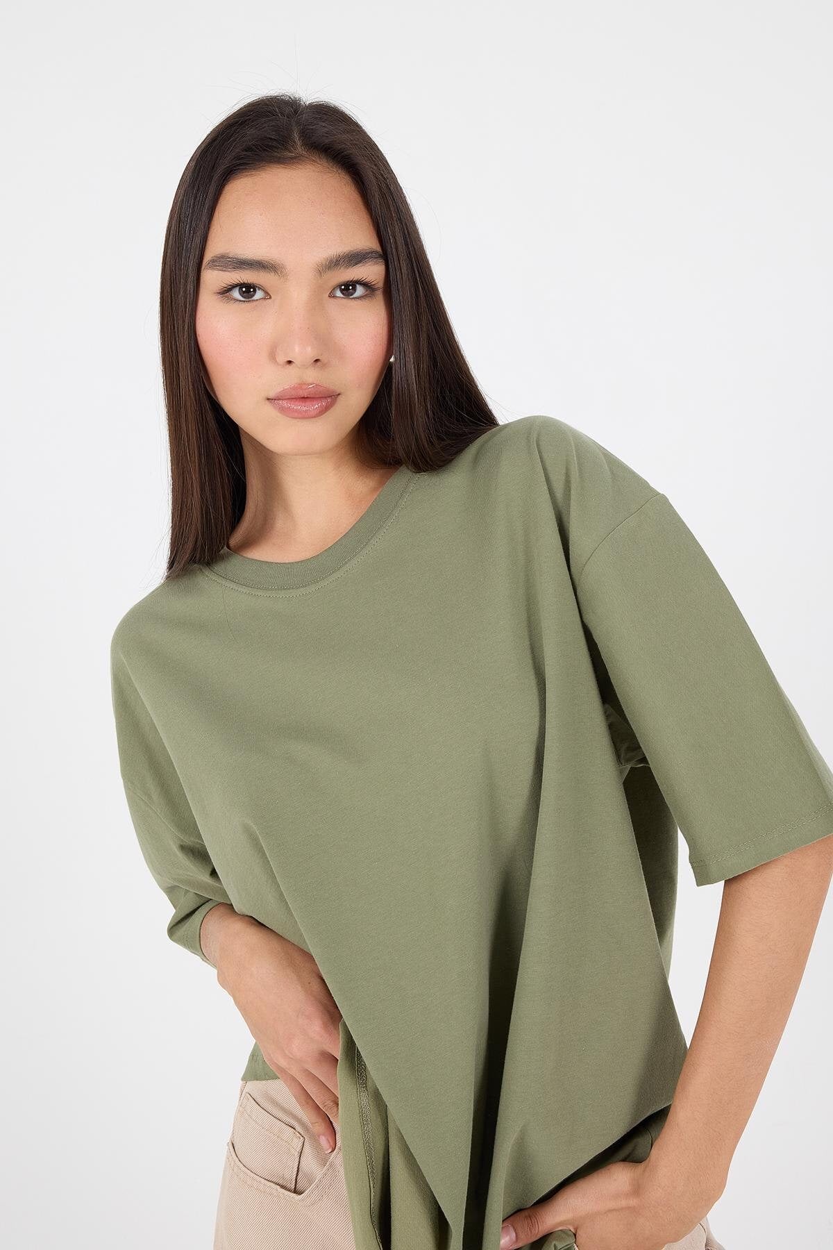 Oil-Green_Basic-T-shirt-With-Round-Neck-addax