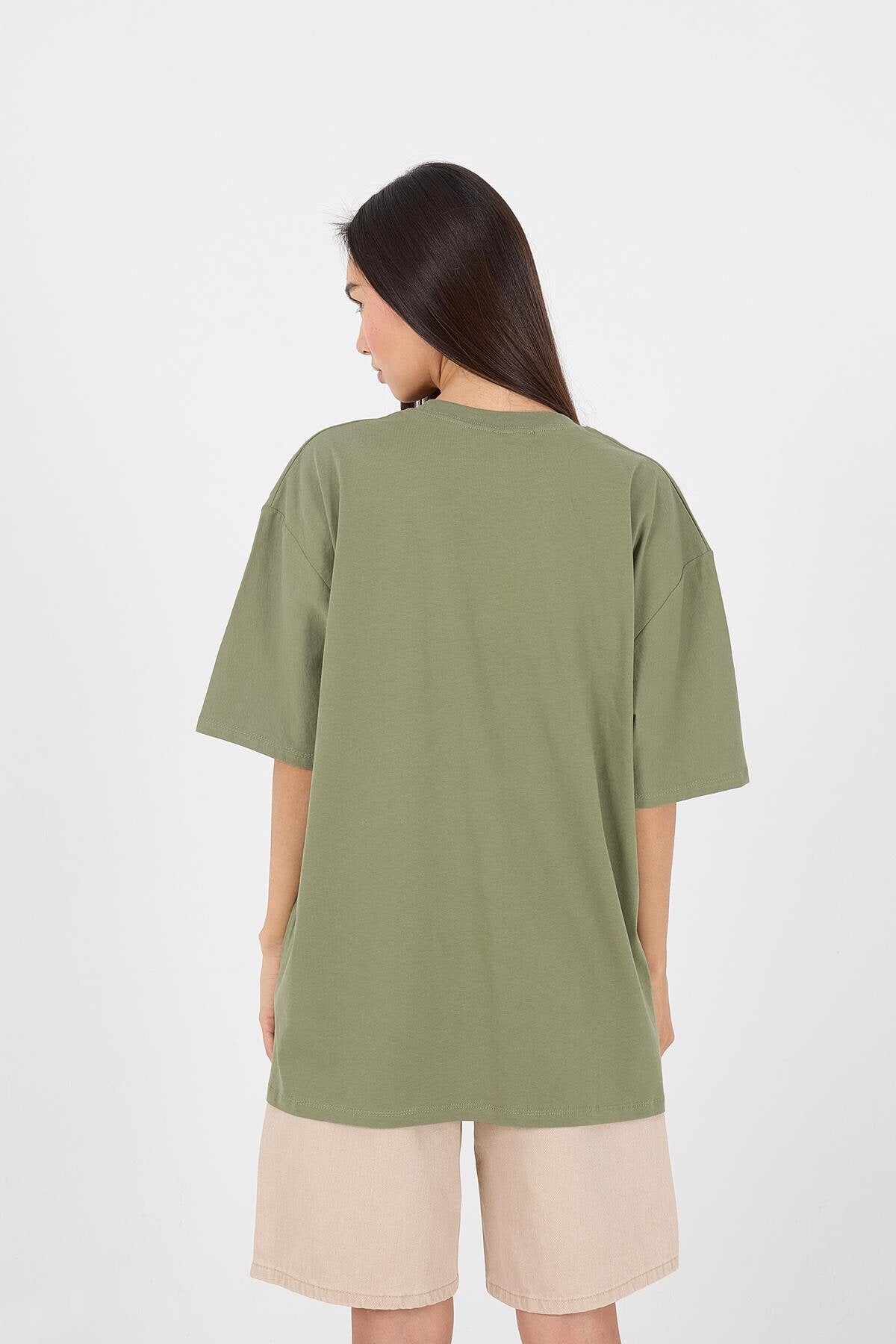 Oil-Green_Basic-T-shirt-With-Round-Neck-addax