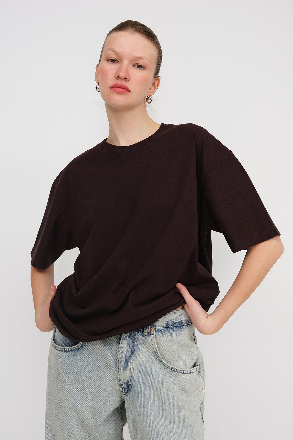 Bitter-Coffee_Basic-T-shirt-With-Round-Neck-addax