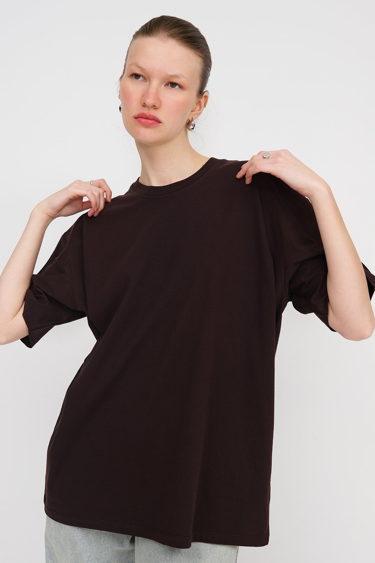 Bitter-Coffee_Basic-T-shirt-With-Round-Neck-addax