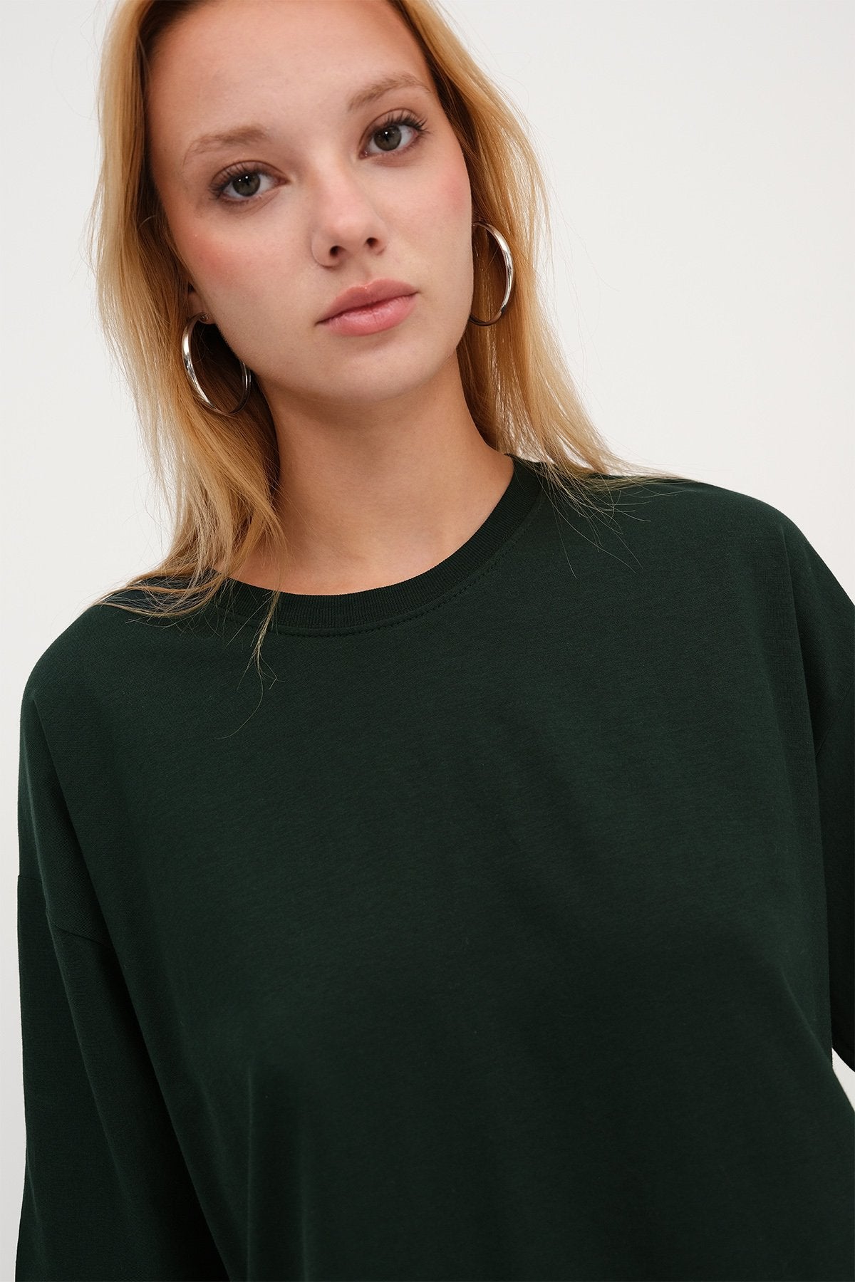 Sapphire__Basic-T-shirt-With-Round-Neck-addax