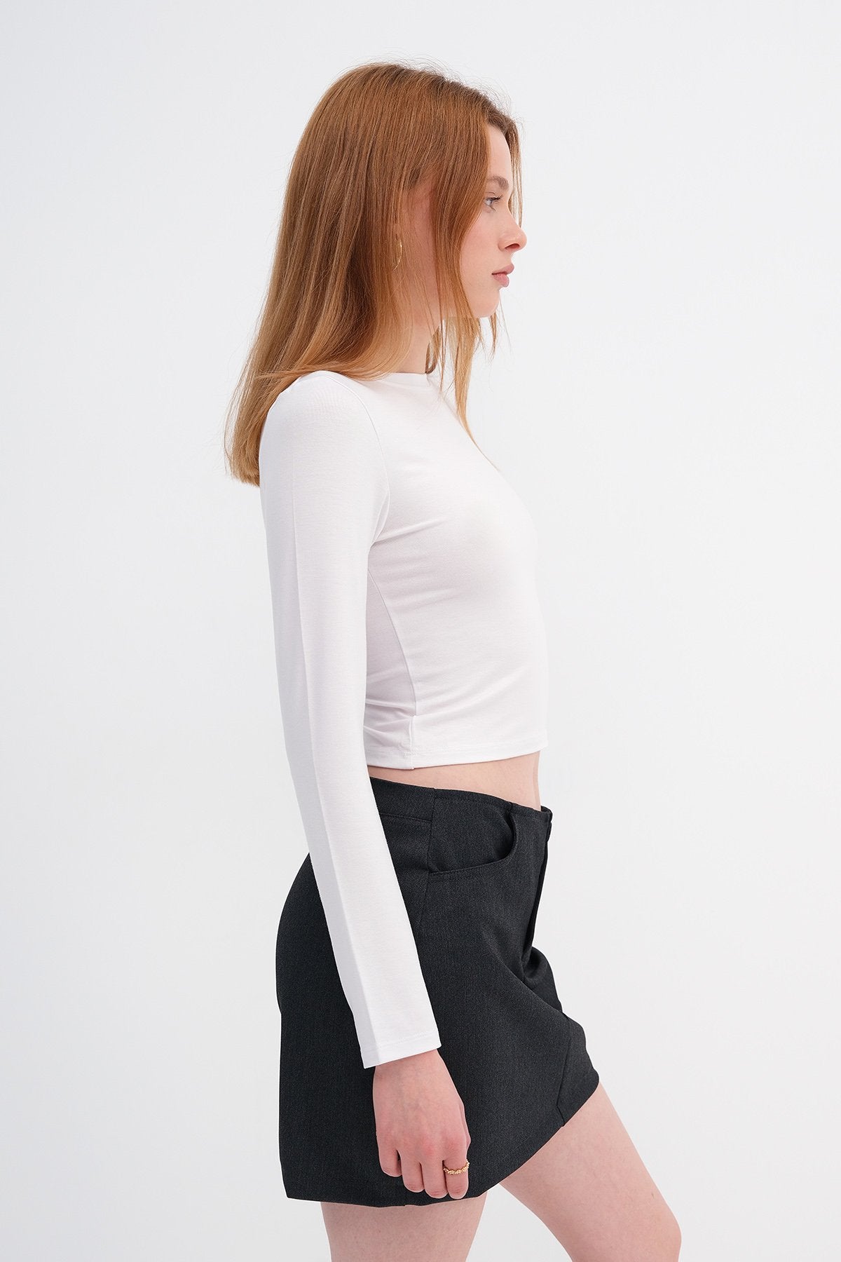 White_Neck-Basic-Blouse-addax