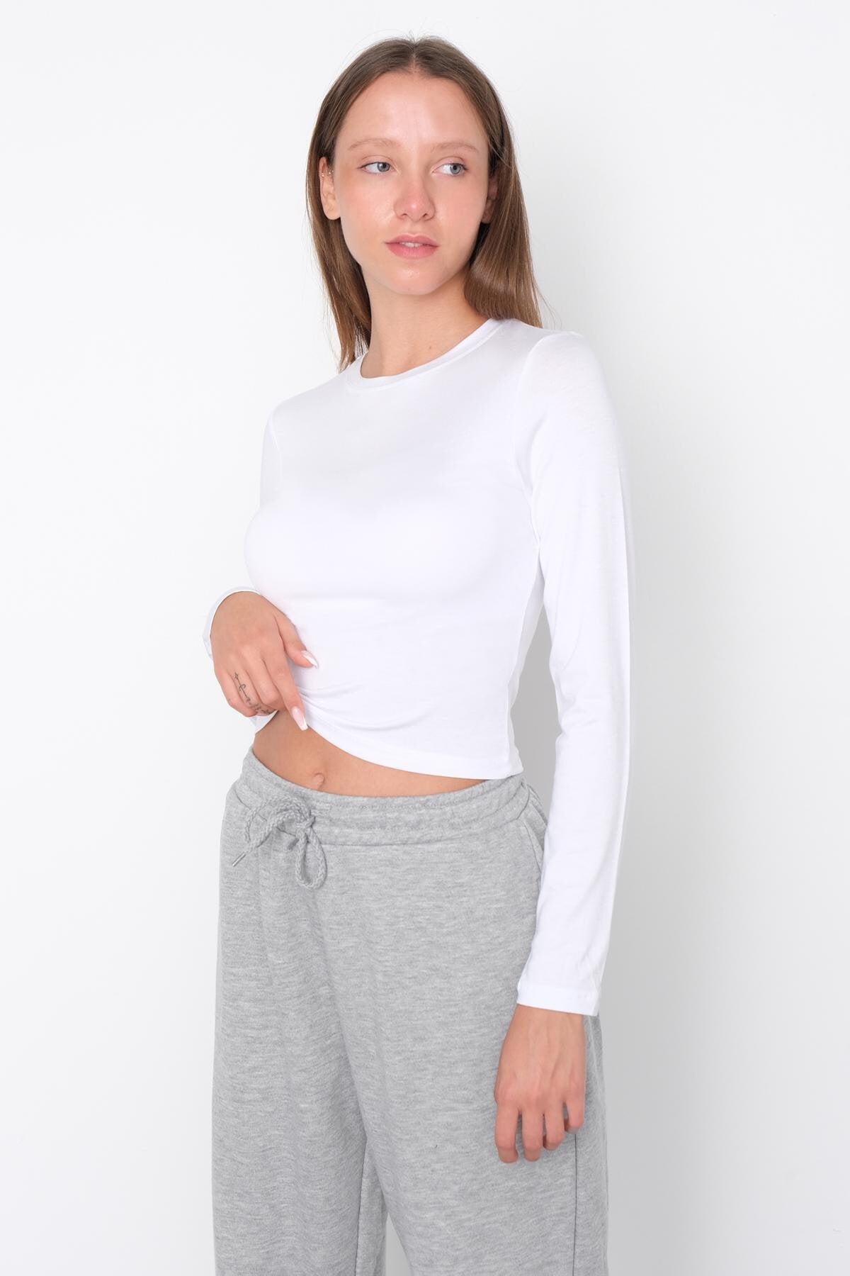 White_Round-Neck-Basic-Blouse-addax