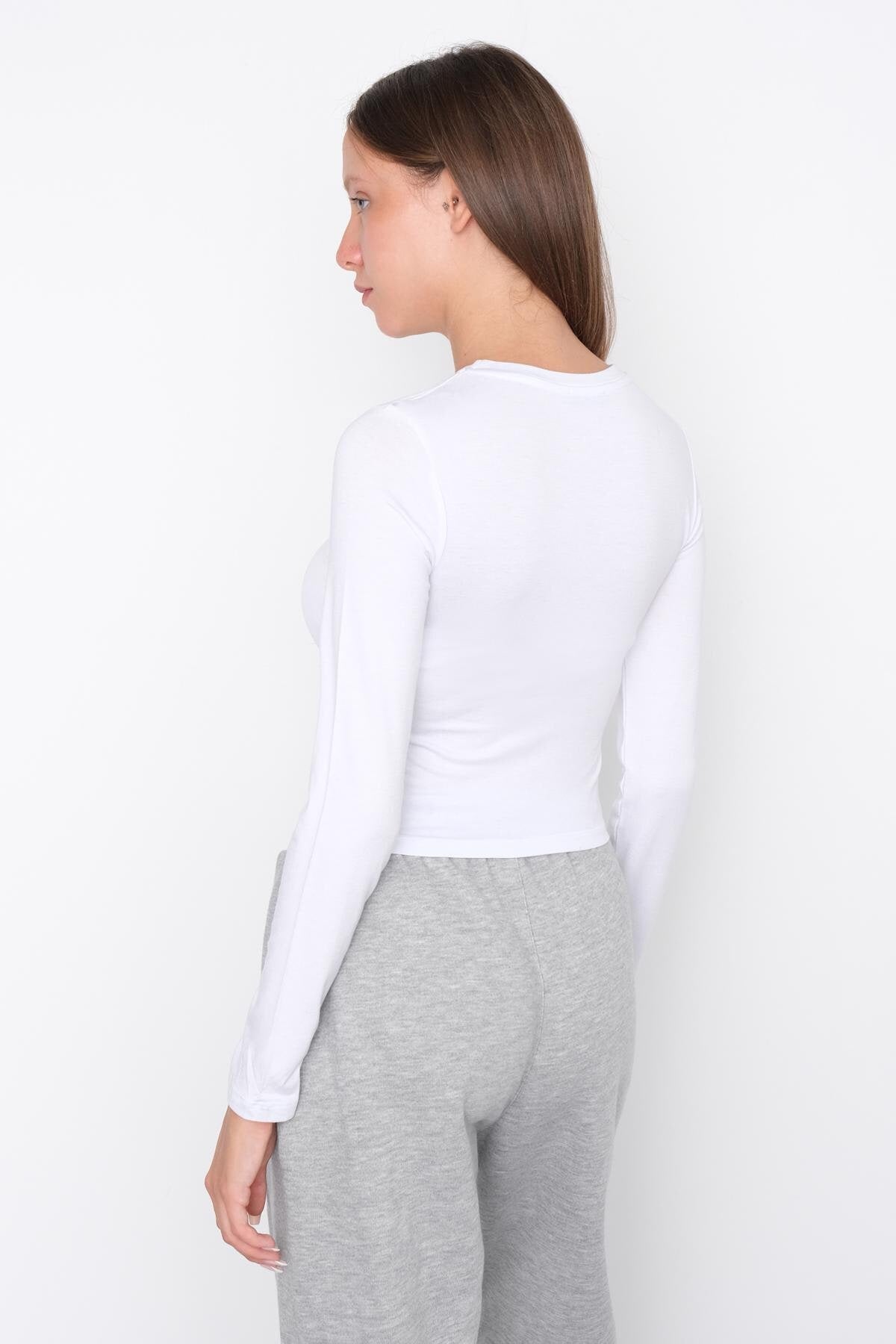 White_Round-Neck-Basic-Blouse-addax