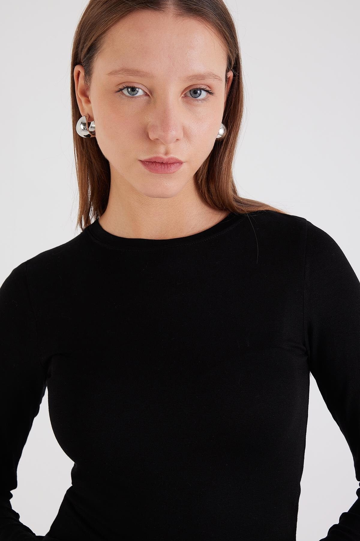 Black_Round-Neck-Basic-Blouse-addax