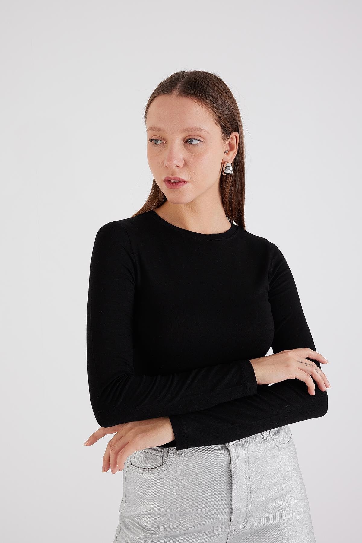 Black_Round-Neck-Basic-Blouse-addax