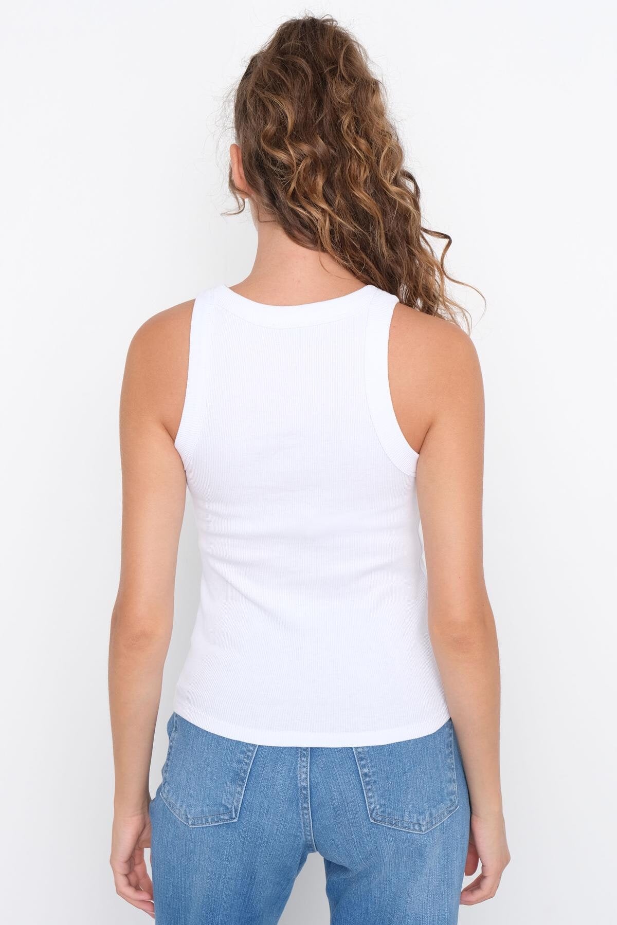 White_Halter-Neck-Top-With-Ribbed-addax