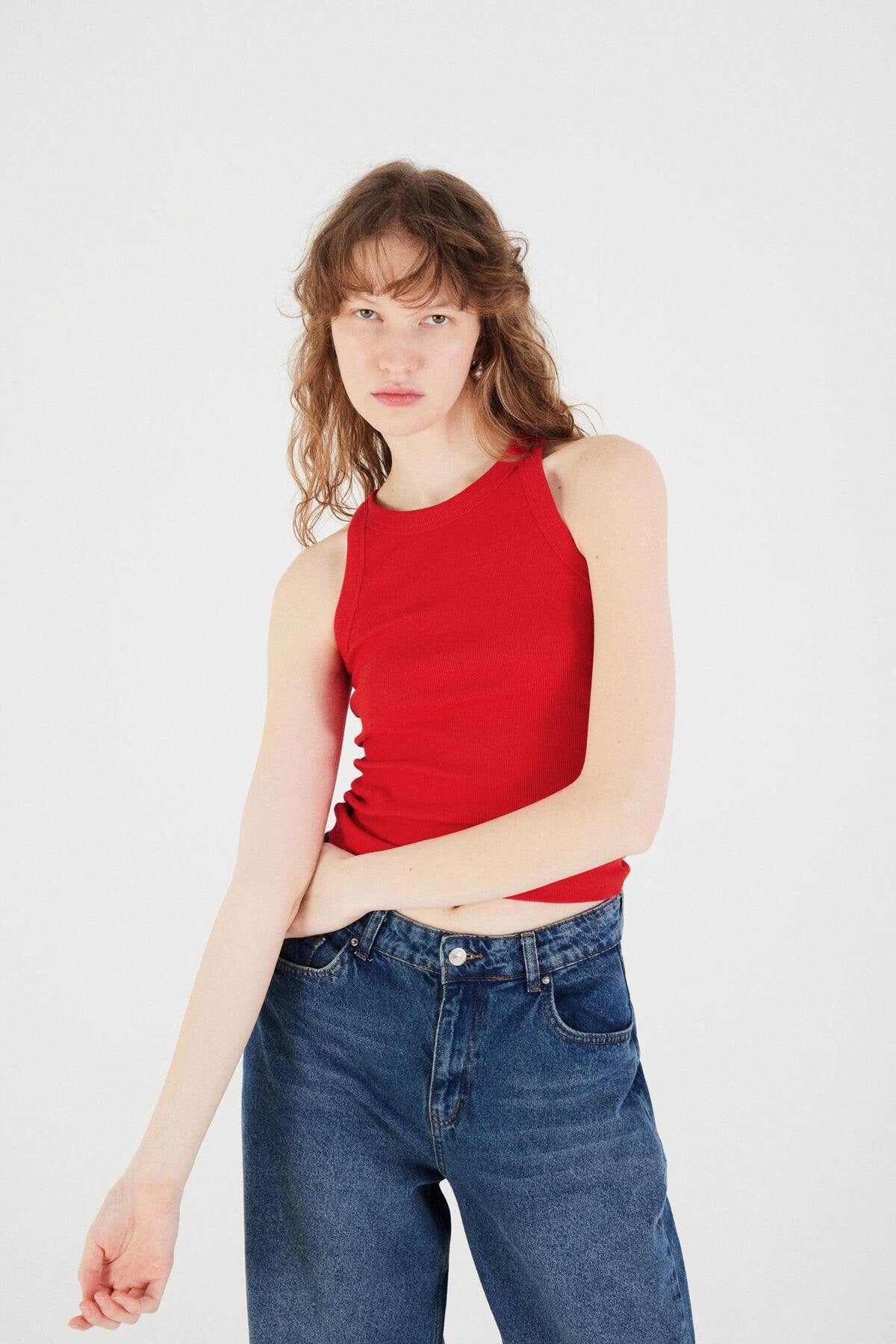Red_Halter-Neck-Top-With-Ribbed-addax