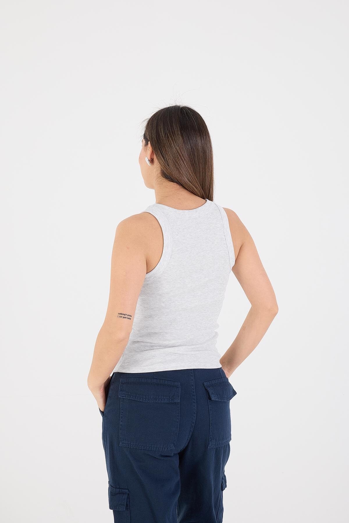 Snow-Melange_Halter-Neck-Top-With-Ribbed-addax