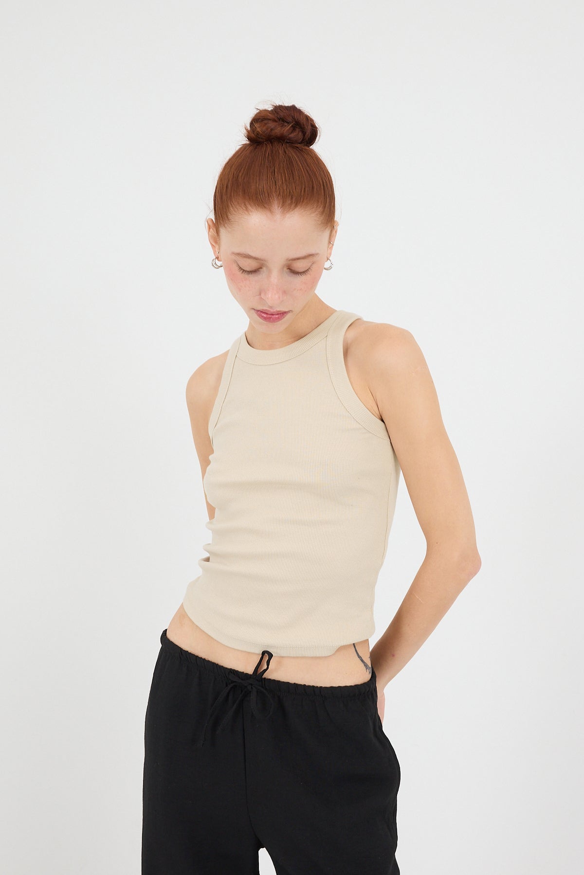 New-Stone_Halter-Neck-Top-With-Ribbed-addax