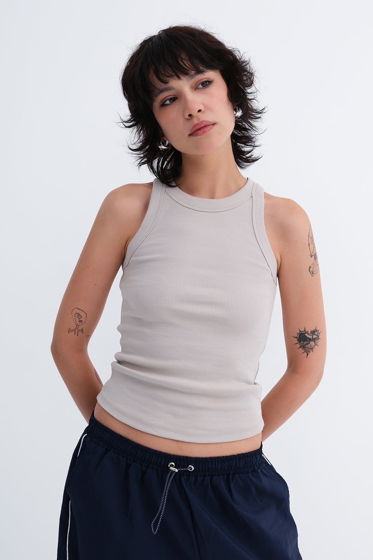Pebble_Halter-Neck-Top-With-Ribbed-addax
