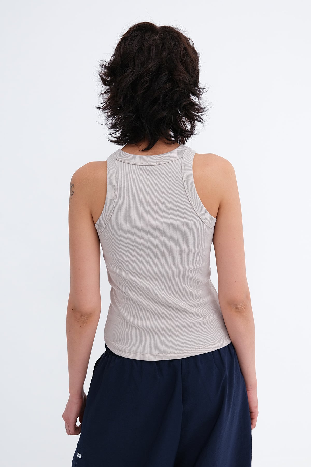 Pebble_Halter-Neck-Top-With-Ribbed-addax