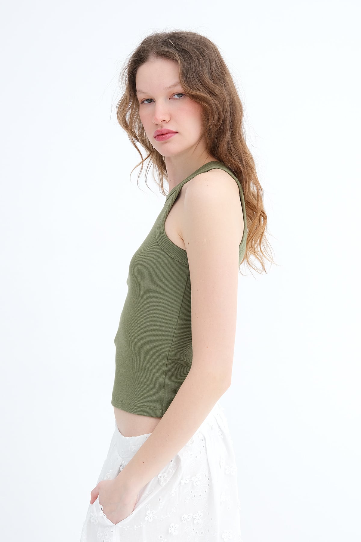 Matcha_Halter-Neck-Top-With-Ribbed-addax