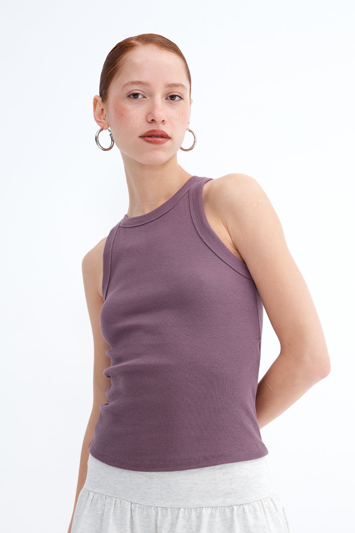 Grape_Halter-Neck-Top-With-Ribbed-addax